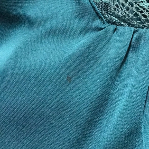 Polyester satiny material blouse w/lace neckline - Picture 5 of 7